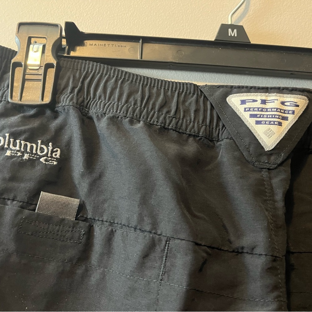 Columbia Men's Dark Cargo Shorts - Picture 5 of 6